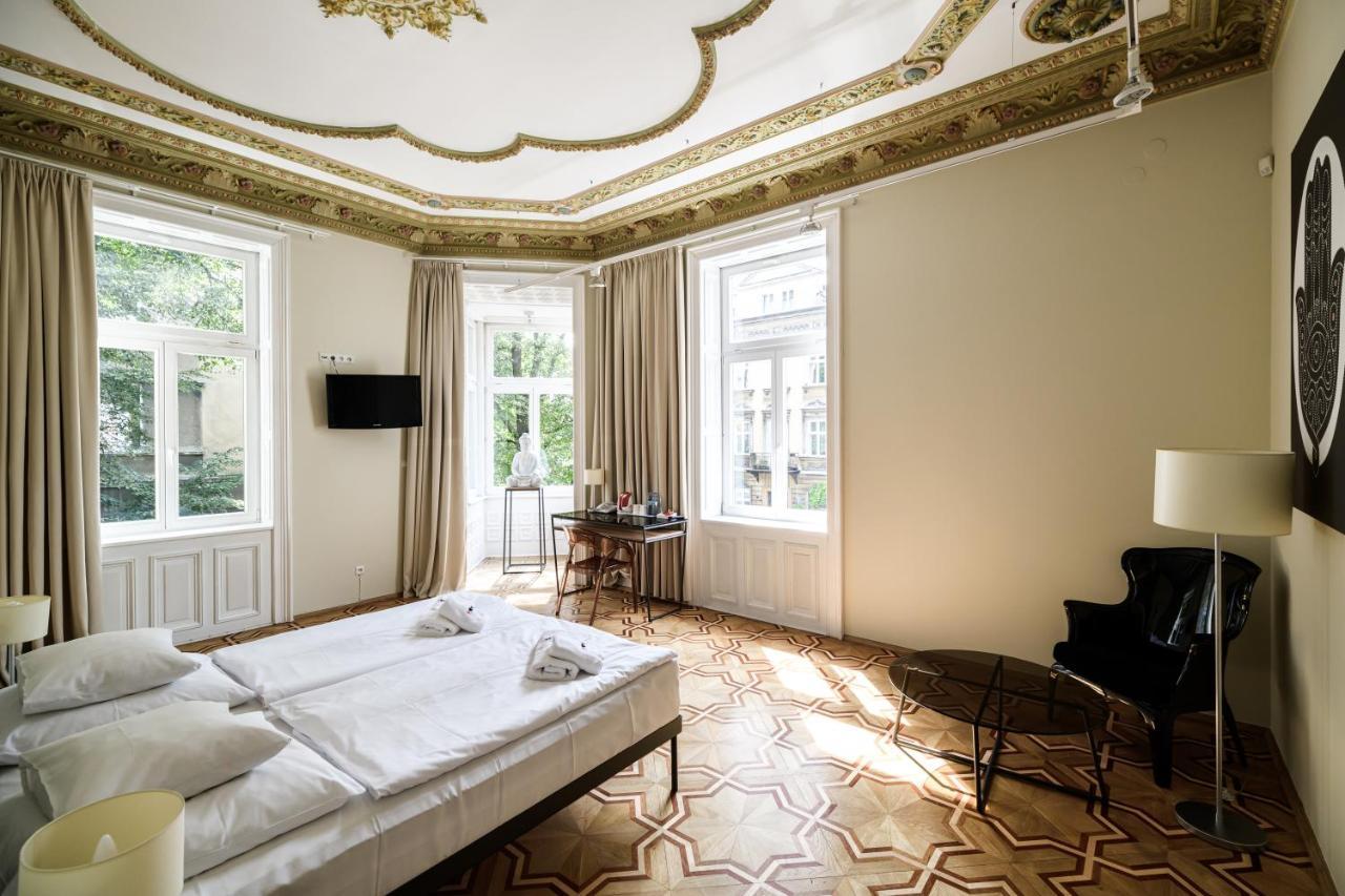 Home Aparthotel 4*