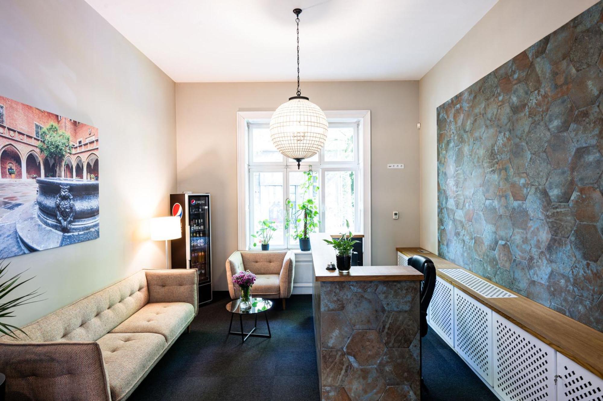Home Aparthotel 4*
