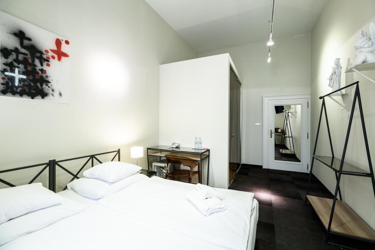 Home Aparthotel 4*